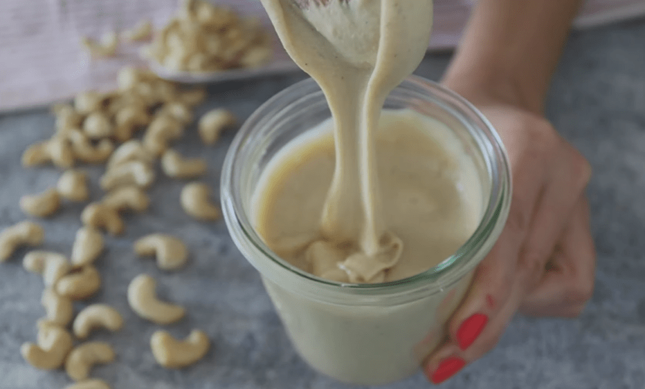 Homemade Creamy Cashew Butter Recipe - Easy and Delicious!
